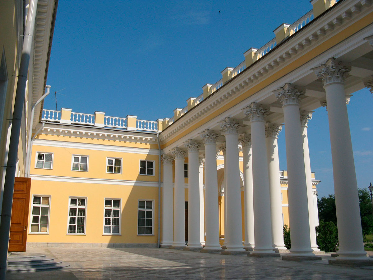Александровский дворец в Пушкино