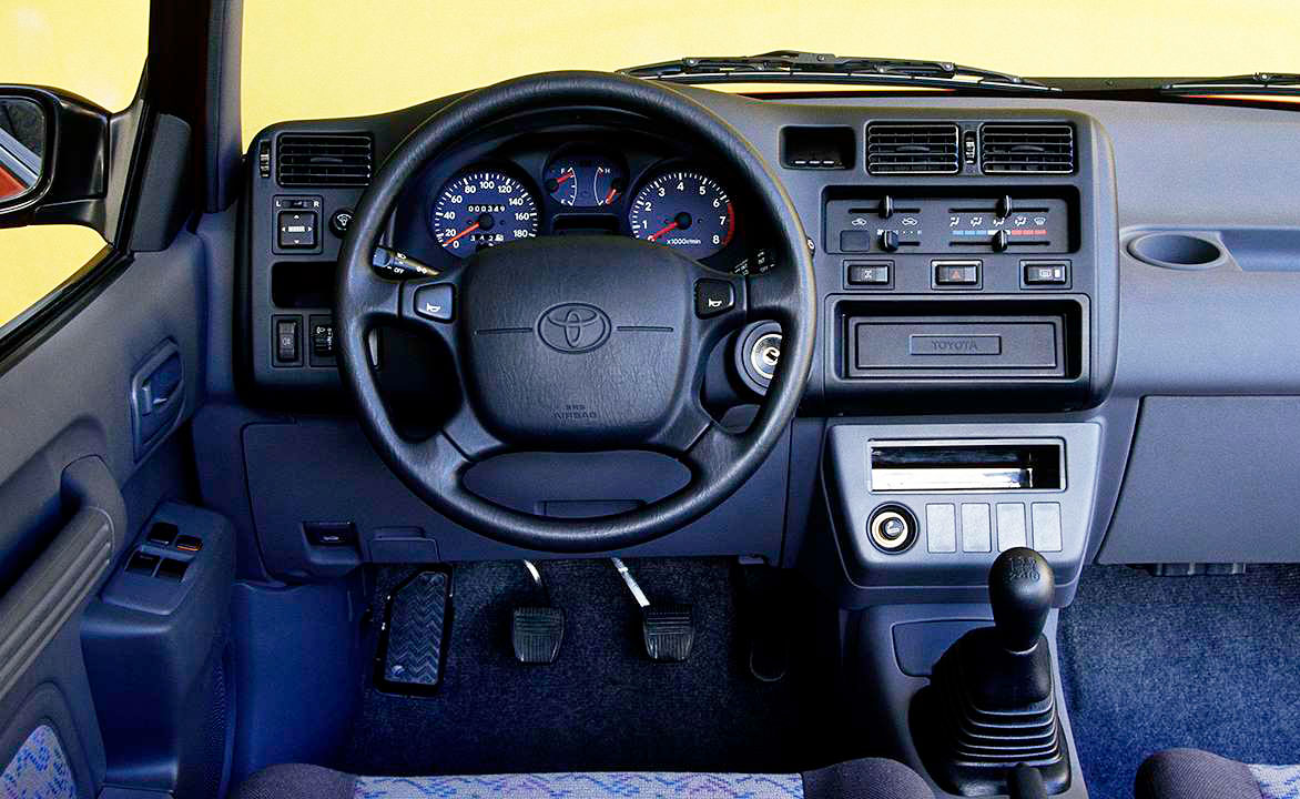 Toyota RAV4 (XA10) 1994 салон