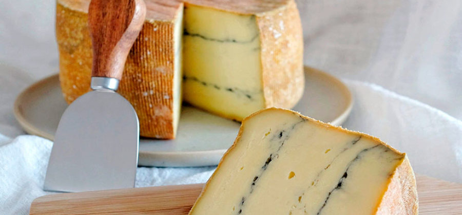 Французский сыр Морбье — история, рецепт приготовления, польза и вред для организма